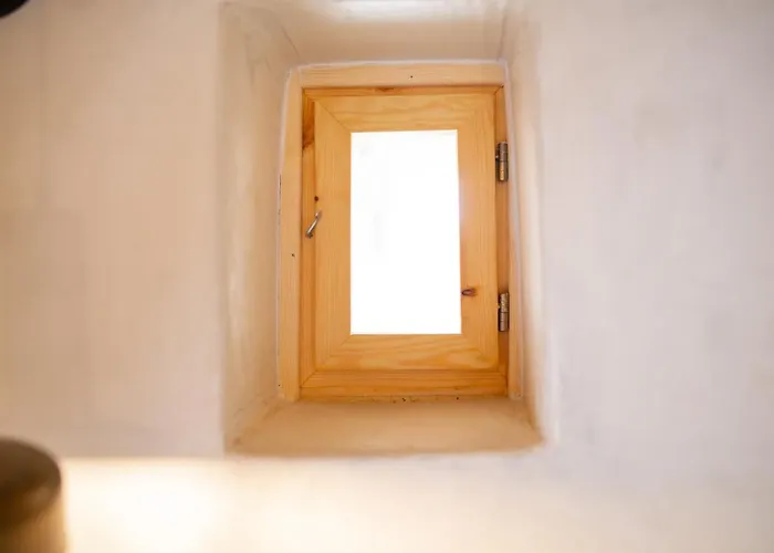 Traditional Windmill لامبي