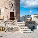 Traditional Windmill - 50m From The Sea Holiday home