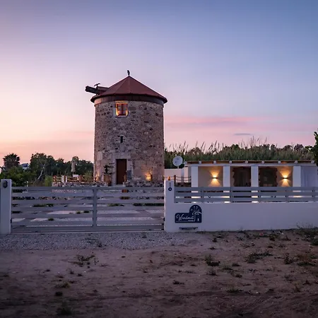 Traditional Windmill Nyaraló